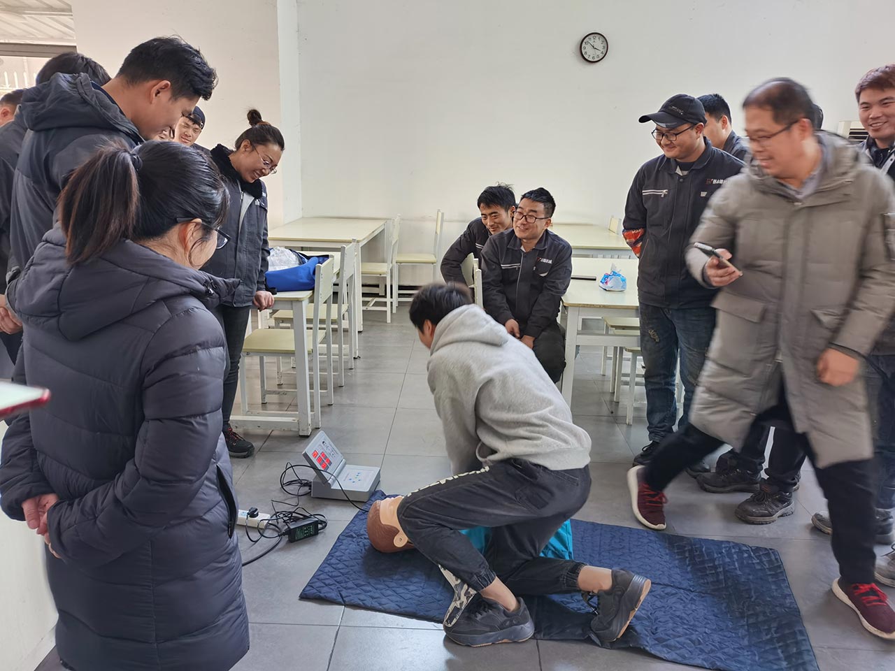 江苏送料机厂心电复苏演练